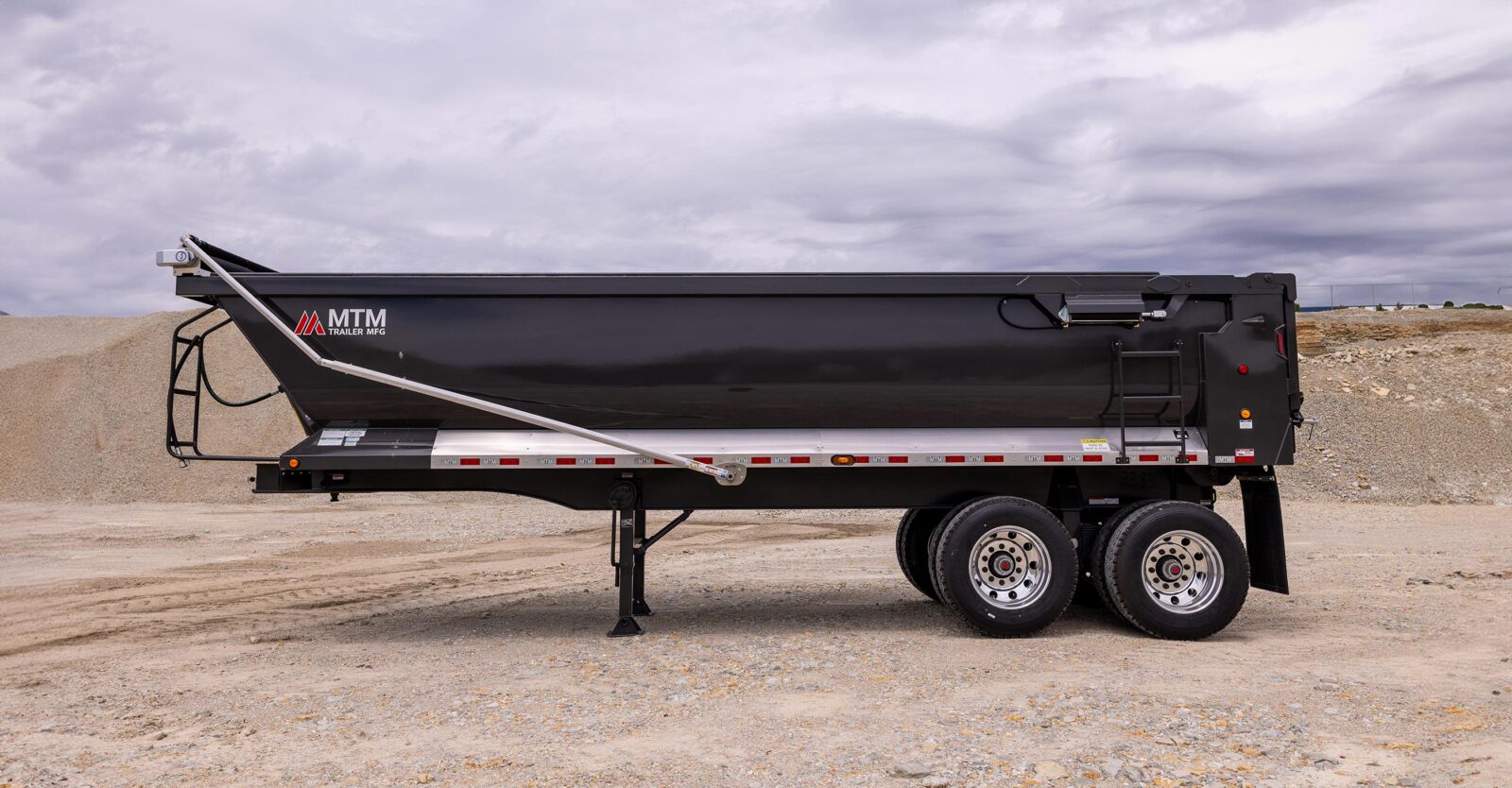 full-frame end dump trailer