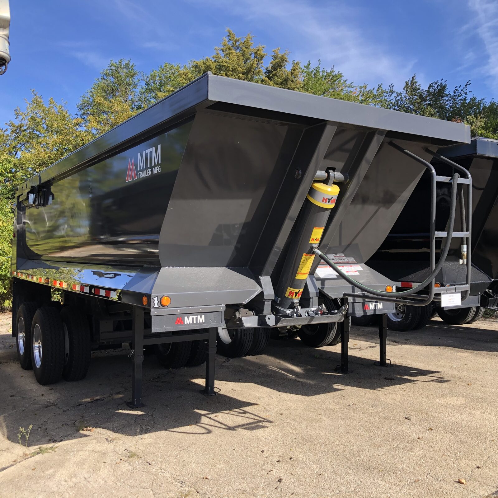 used 23 foot flat bottom trailer