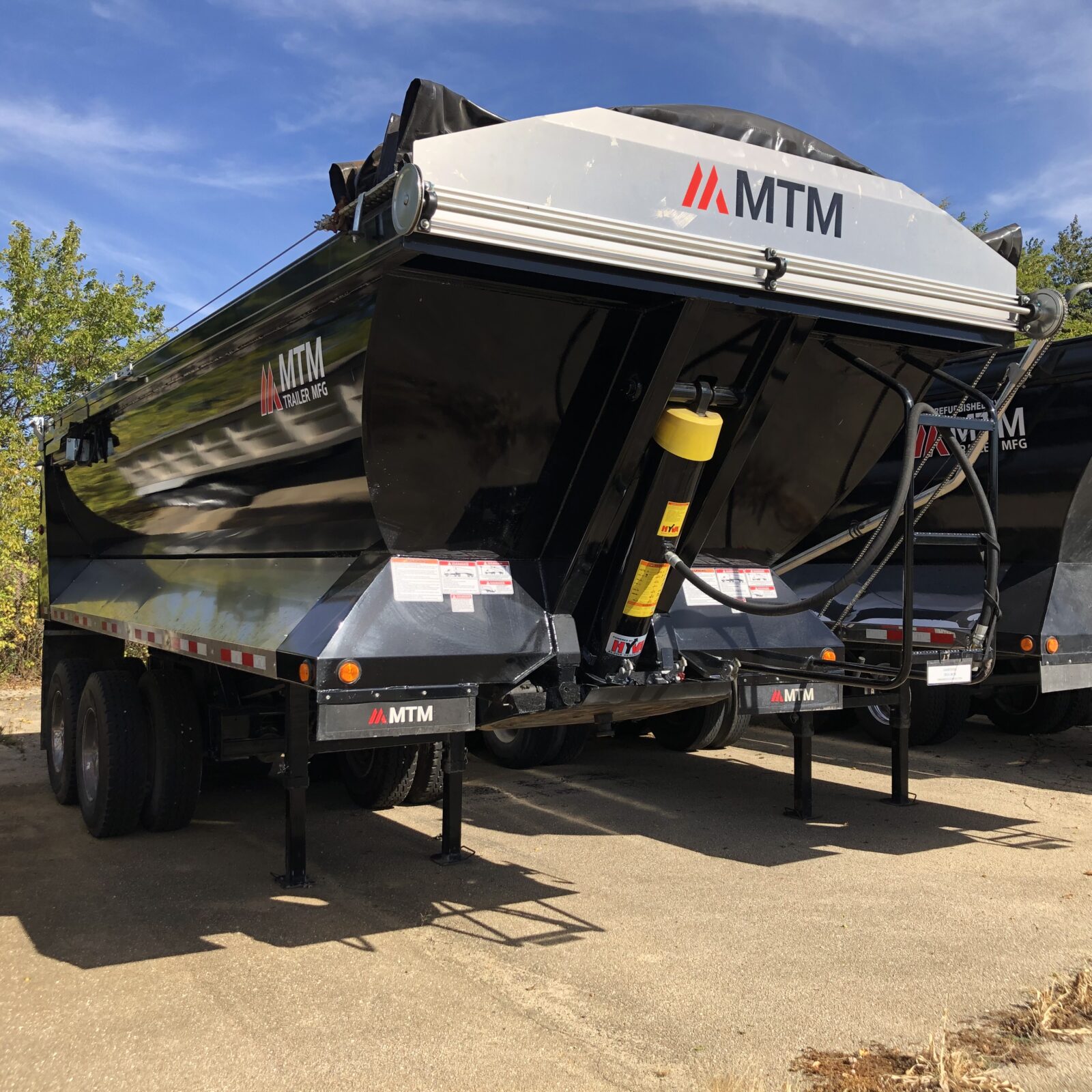 used 23 foot flat bottom trailer