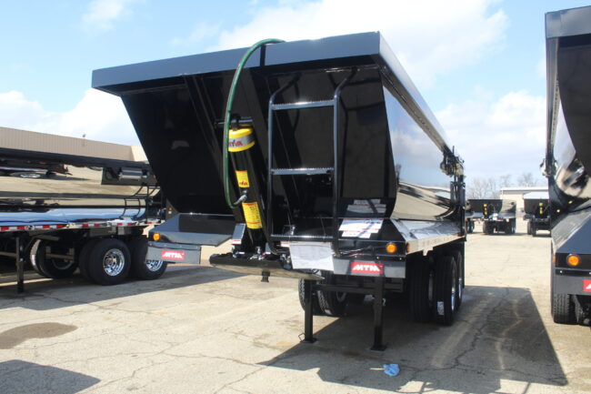 23′ Flat Floor | Quarter-Frame